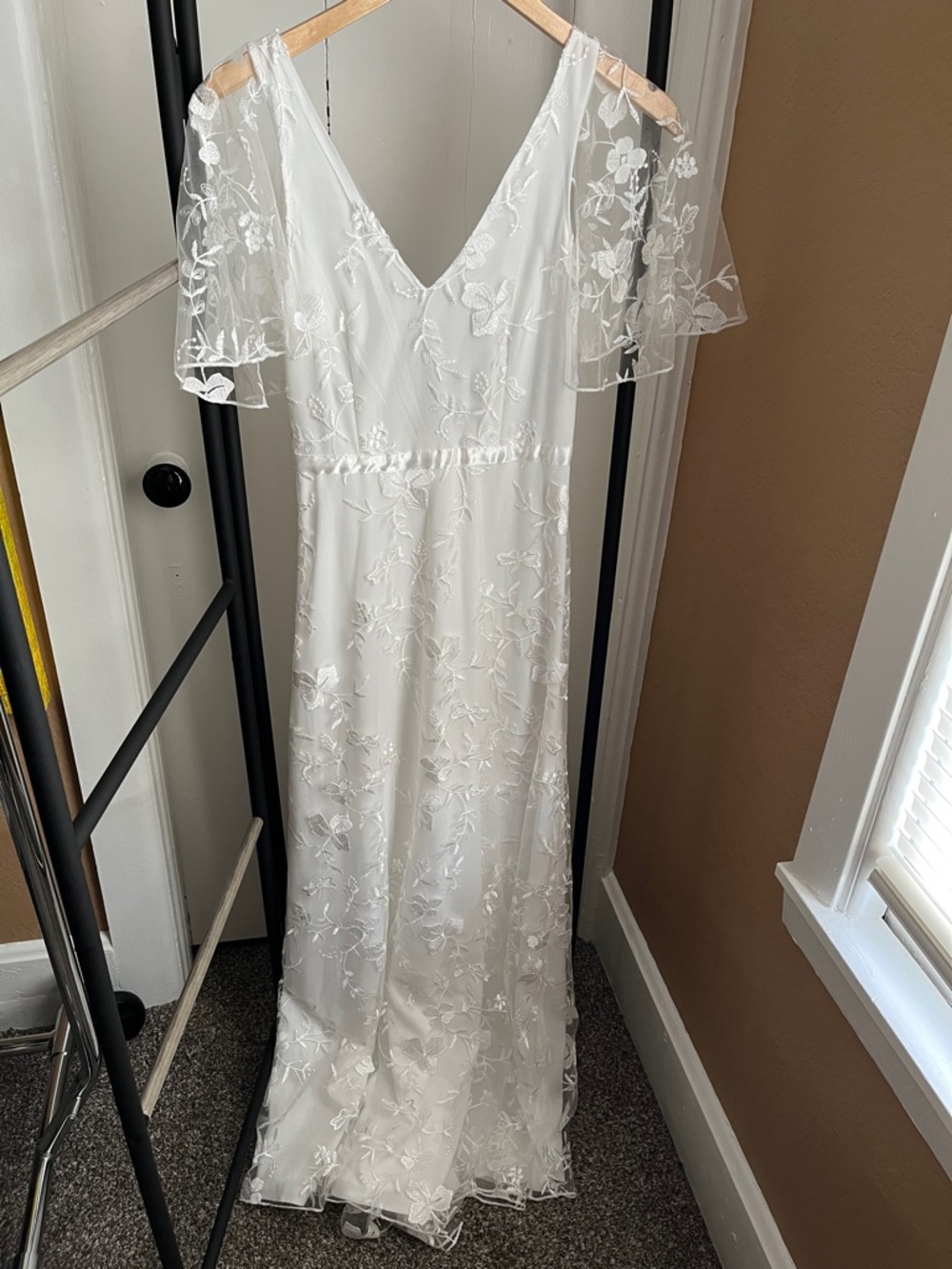 White Floral Lace Wedding Dress